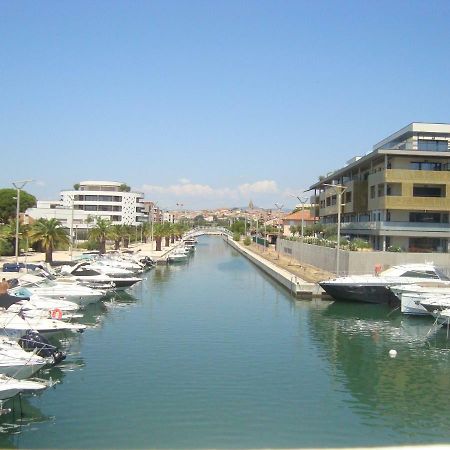 Au Coeur De Port Frejus - T2 30 M² - Tout A Pied Exterior photo